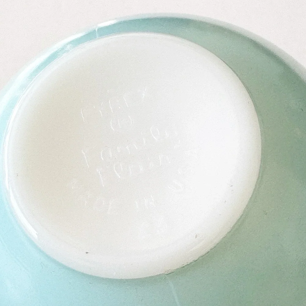 Pyrex set four